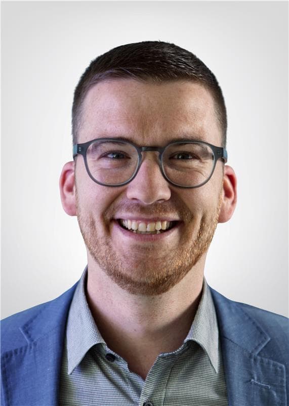 Portrait of Dr Peter Guckenbiehl